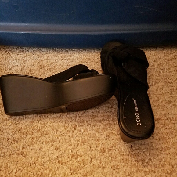Black wedges