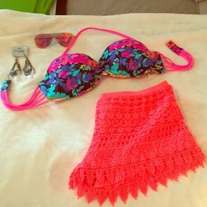 H&M hot pink scalloped shorts