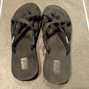 NWOT Teva sandals