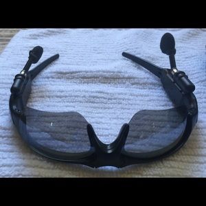 Bluetooth sunglasses with built in microphone