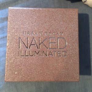 Urban decay naked illuminated shimmering powder