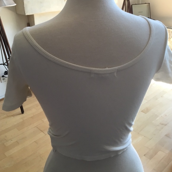 White scoop neck crop top - Picture 2 of 2