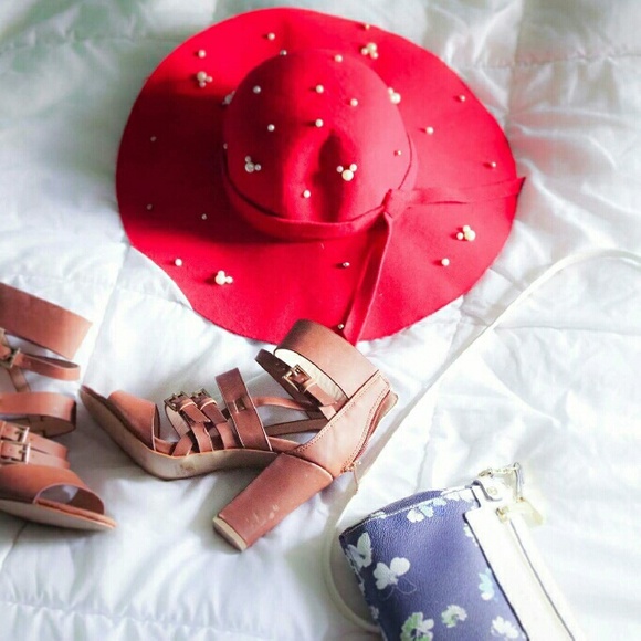 Red hat sun hat super cute!!! Mickey mouse!!