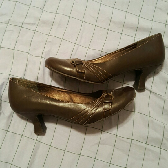 Brown Mary Jane Mudd high heeled pumps shoes
