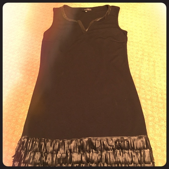 Sleeveless dress with fringe (knee length) - Picture 1 of 2