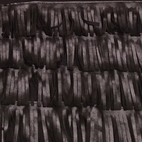 Sleeveless dress with fringe (knee length) - Picture 2 of 2