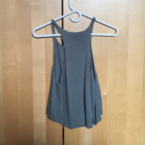 Tank Top Size: L but fits smaller - Picture 2 of 3