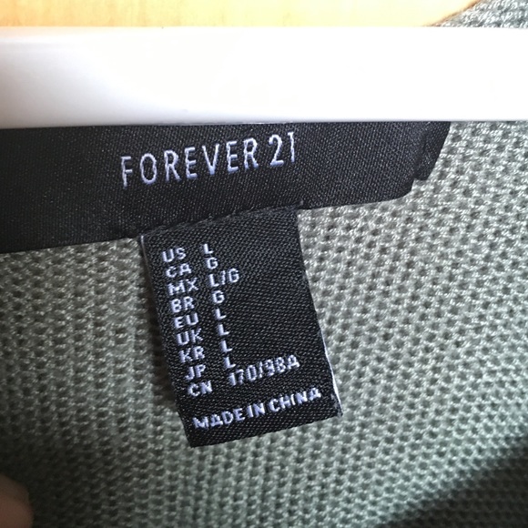 Tank Top Size: L but fits smaller - Picture 3 of 3