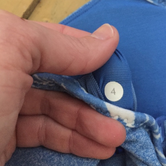 🍋 LULULEMON STRETCH WORKOUT YOGA SPORTS BRA TOP 4 - Picture 4 of 7