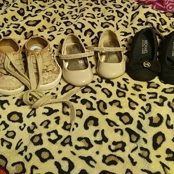 Toddler shoes size 6