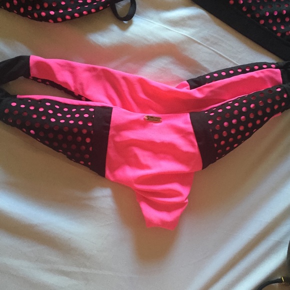 3pc Beach Bunny Locals Only bikini set - Picture 4 of 4