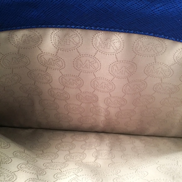 Michael Kors Saffiano Leather MacBook Air 11" Case - Picture 4 of 4