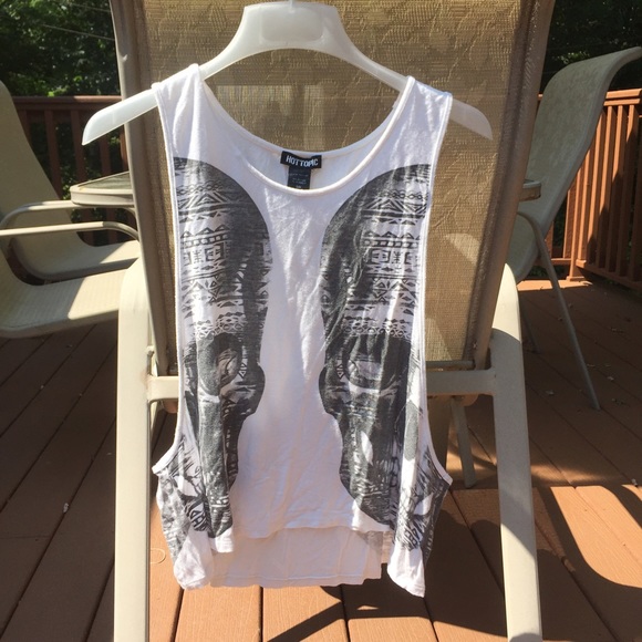 Muscle tee Aztec skulls