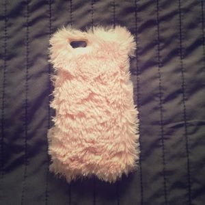 Furry pink iPhone 6/6s case!