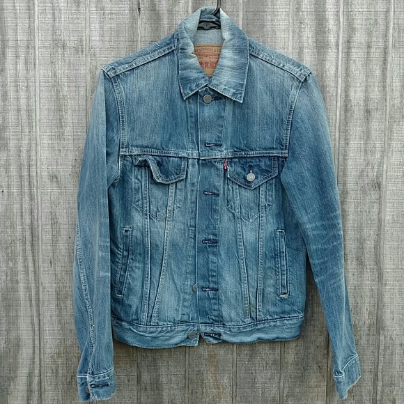 🚫SOLD🚫 Levi's denim jacket