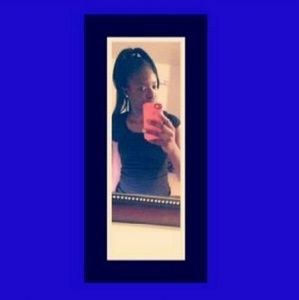 Meet your Posher, Cassandra