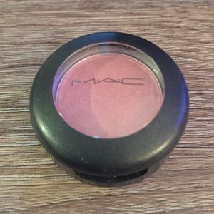New! MAC Eyeshadow color: Pink Venus
