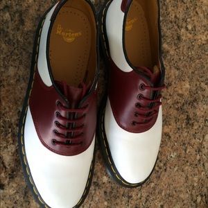Ladies Dr Martens AirWair leather Saddle Shoes NWB