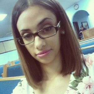 Meet your Posher, Liza