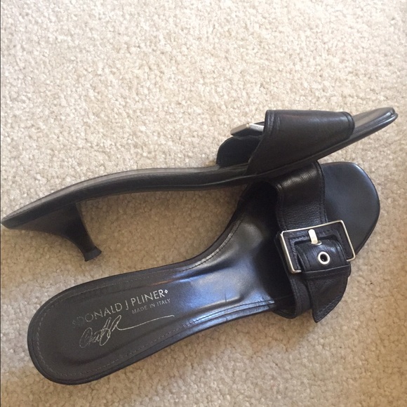 Donald J Pliner Heels (Black)
