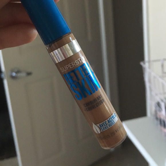 Maybelline Super Stay Better Skin Concealer