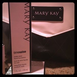Mary Kay TimeWise Matte Wear Foundation