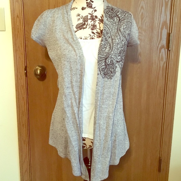 Cute gray top