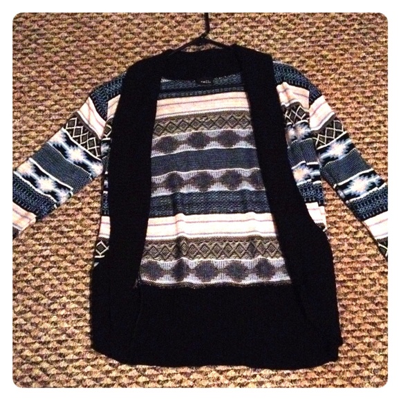 Rue 21 tribal print sweater - Picture 1 of 2