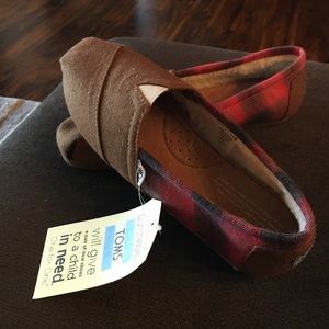 NWT Plaid Toms sz 7