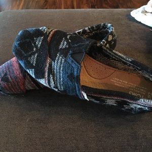 Toms Tribal Print Classic sz 7