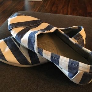 Toms Blue and White Striped Classic sz 6.5