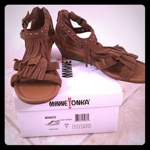 Minnetonka Monaco Fridge sandal