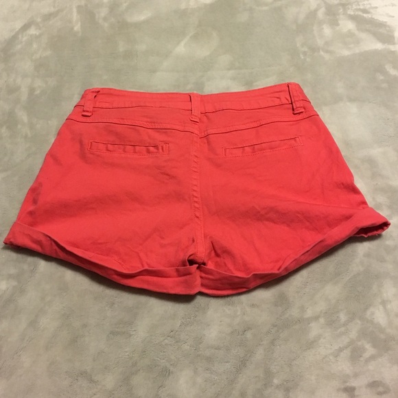 SHORTS - Picture 3 of 3