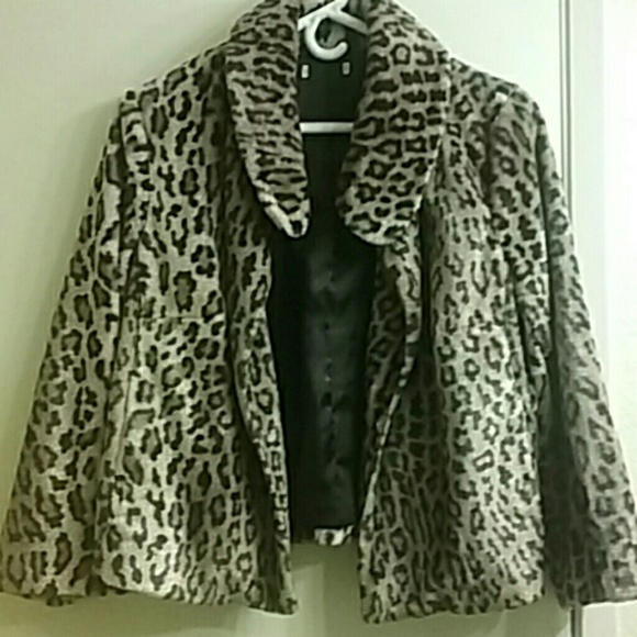 Faux fur cropped Jacket