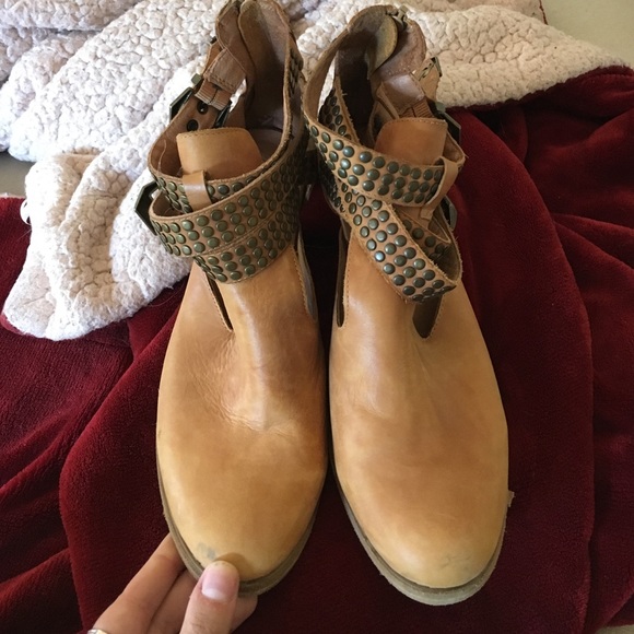 SOLD - Picture 3 of 4