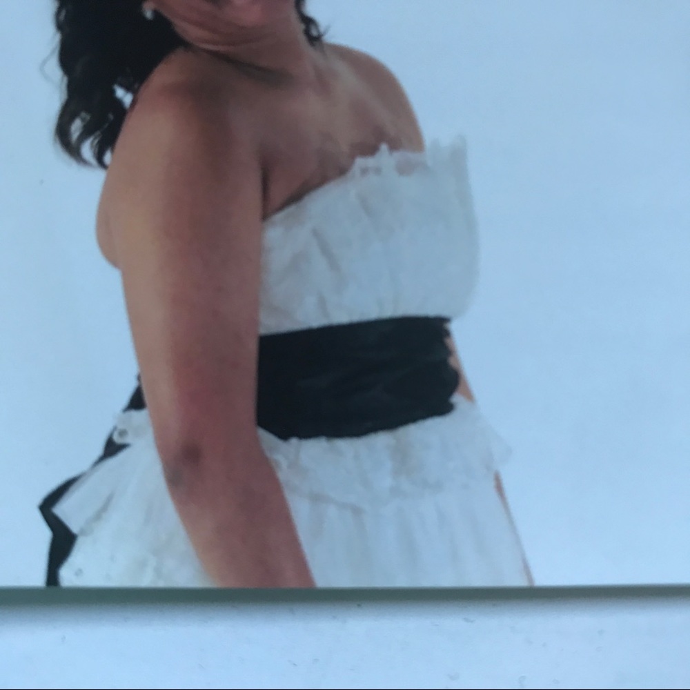 Creme Prom or Homecoming Dress - Picture 4 of 4