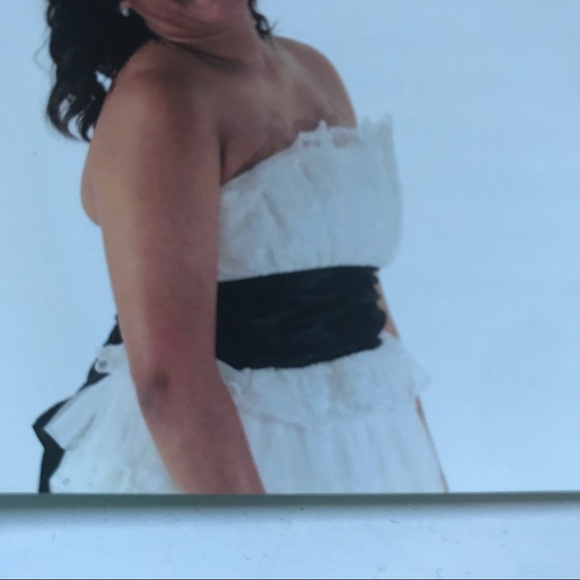 Creme Prom or Homecoming Dress - Picture 4 of 4