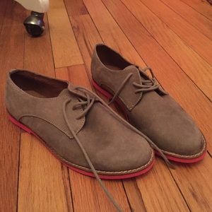NEVER WORN Steve Madden Suede Oxfords