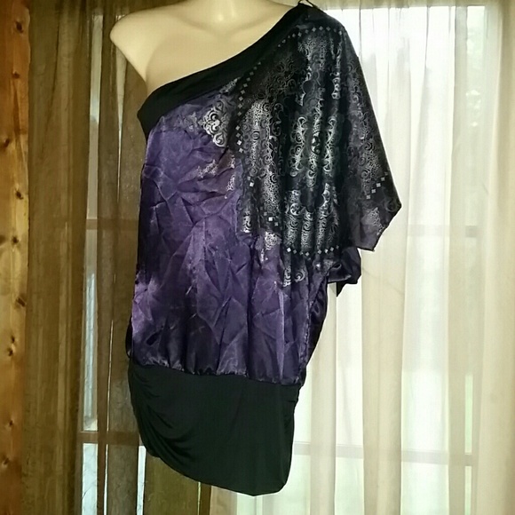 Studio Y  one shoulder dressy top