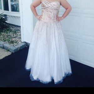 Whote prom dress
