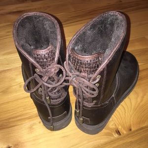 Authentic size 9 UGGS NEW
