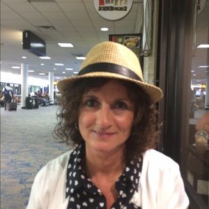 Meet your Posher, Lynda