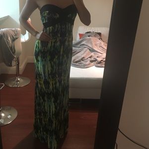 Bebe maxi dress