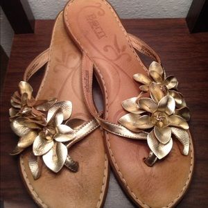 Born Brand Gold Flower Flippies