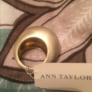 Ann Taylor gold ring sz 7
