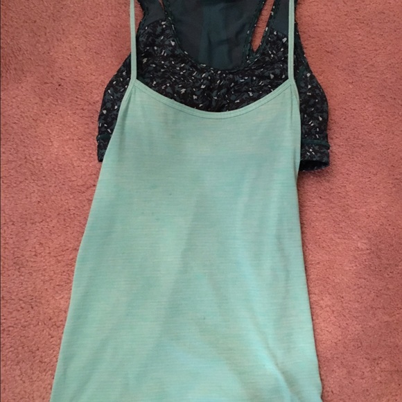 Lululemon tough it out tank 6 green with bra