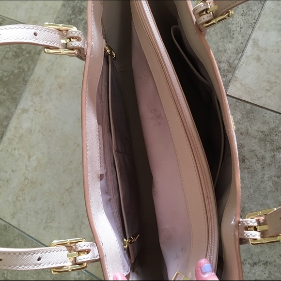 SOLD!!! Tory Burch Small Light Oak York Tote - Picture 2 of 4