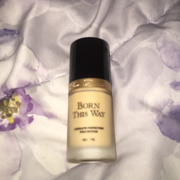 Too Faced Born This Way Ivory Liquid foundation