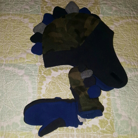 Baby Gap Boys Winter Dino Hat & Mittens Camo