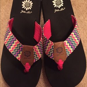 Chevron YellowBox flip flops size 8.5 Never Worn!